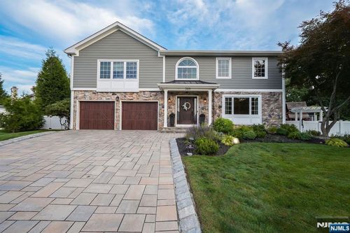 398 James Woods Ct, New Milford, NJ, 07646-1463 | Card Image