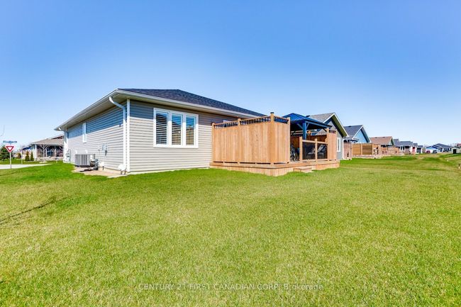 18 Windward Way N, House other with 2 bedrooms, 2 bathrooms and 2 parking in Goderich ON | Image 30