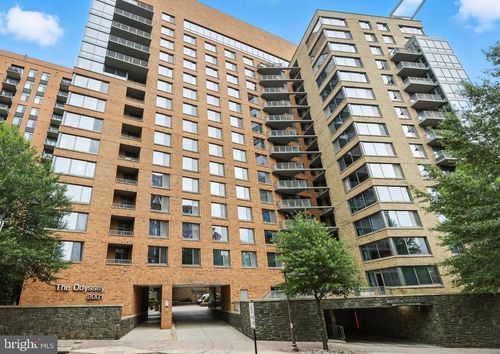 apt-111-2001 15th St N, ARLINGTON, VA, 22201-2689 | Card Image