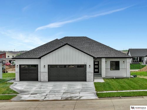 612 N 107th St, Lincoln, NE, 68527-2534 | Card Image