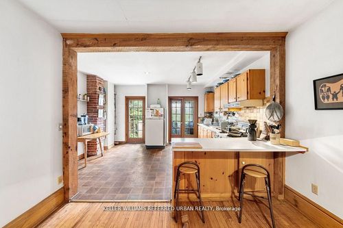 123 Gore Vale Ave, Toronto, ON, M6J2R5 | Card Image