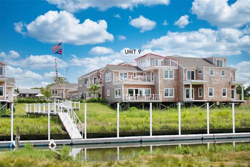 9-68 Foster Ave, Hampton Bays, NY, 11946-3244 | Card Image