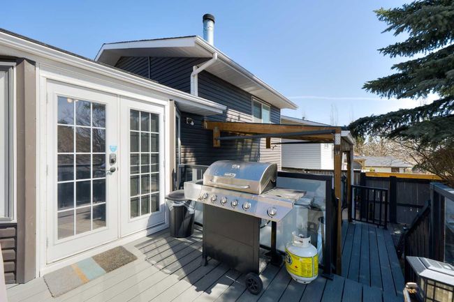 131 Macewan Meadow Way Nw, House other with 3 bedrooms, 3 bathrooms and 5 parking in Calgary AB | Image 26