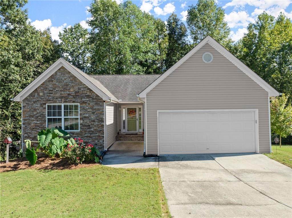 Yellow Stone Dr, Flowery Branch, GA 30542