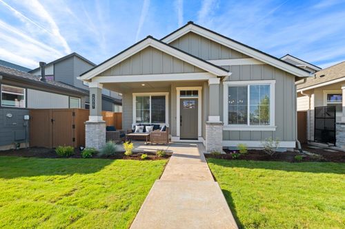 20867 Se Caldera Dr, Bend, OR, 97702-3923 | Card Image
