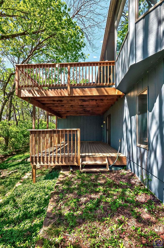 3835 Sw Wood Valley Dr, House other with 5 bedrooms, 3 bathrooms and null parking in Topeka KS | Image 33