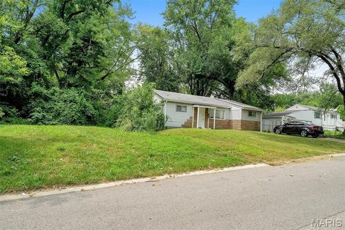 10145 Earl Dr, Saint Louis, MO, 63136-5532 | Card Image