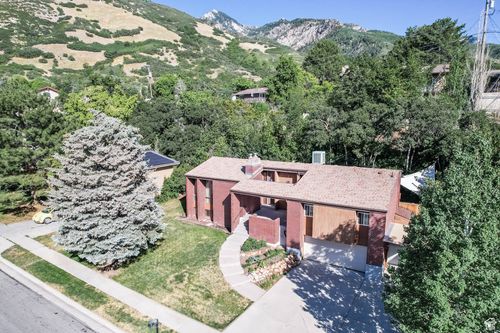3574 E Kings Cove Way, Cottonwood Heights, UT, 84121-6008 | Card Image