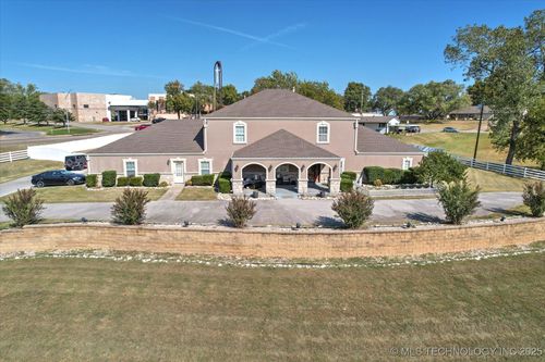 1241 Circle Dr, Sapulpa, OK, 74066-6007 | Card Image