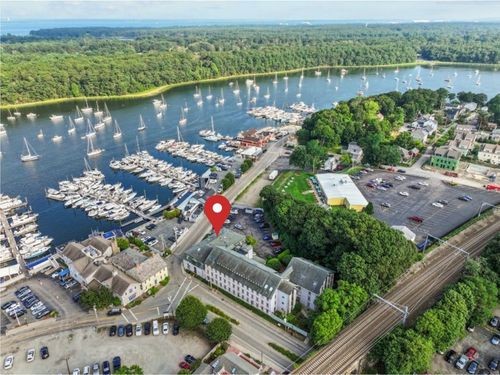 apt-102-25 Water St, East Greenwich, RI, 02818-3910 | Card Image