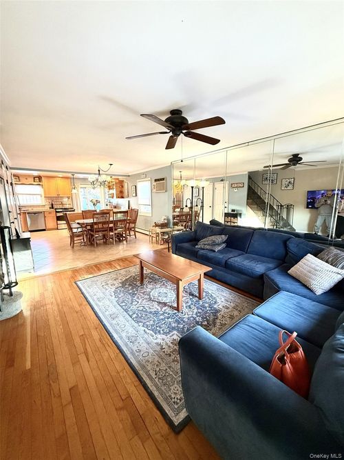 733 126th Street, New York, NY, 11356 | Card Image