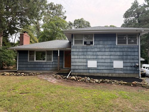 46 Douglaston Rd, Sound Beach, NY, 11789-1613 | Card Image