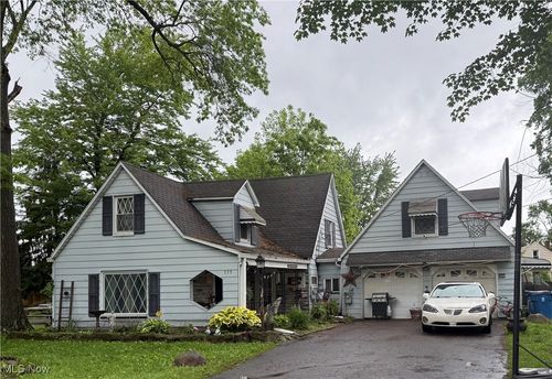 155 Smithfield St, Struthers, OH, 44471-1560 | Card Image