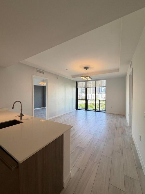 ph-810-201 Sw 17th Rd, Miami, FL, 33129-1364 | Card Image