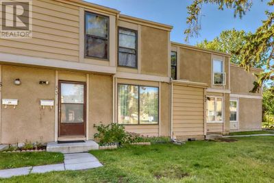 2319 56 St Ne, Townhouse with 3 bedrooms, 2 bathrooms and 1 parking in Calgary AB | Image 2