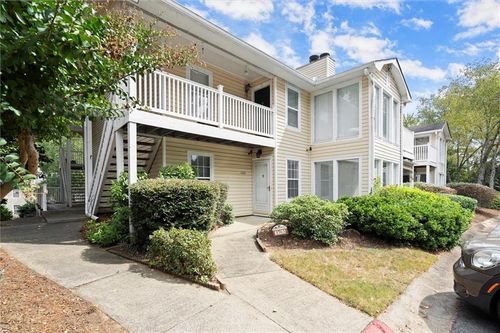 1703 Augusta Dr Se, Marietta, GA, 30067-8212 | Card Image