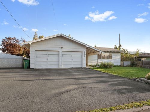 332 Front St, Klamath Falls, OR, 97601-1408 | Card Image
