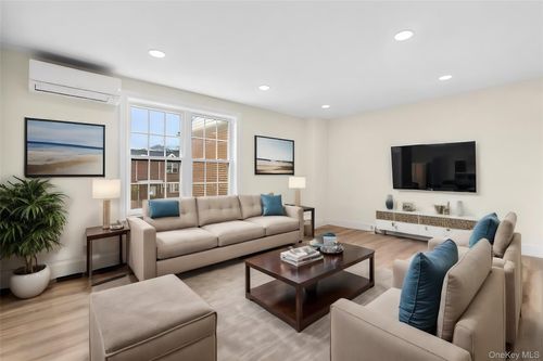 2-20-44 23rd St, Astoria, NY, 11105-3241 | Card Image