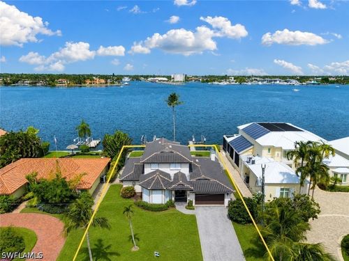 1535 Dolphin Ln, NAPLES, FL, 34102-1521 | Card Image