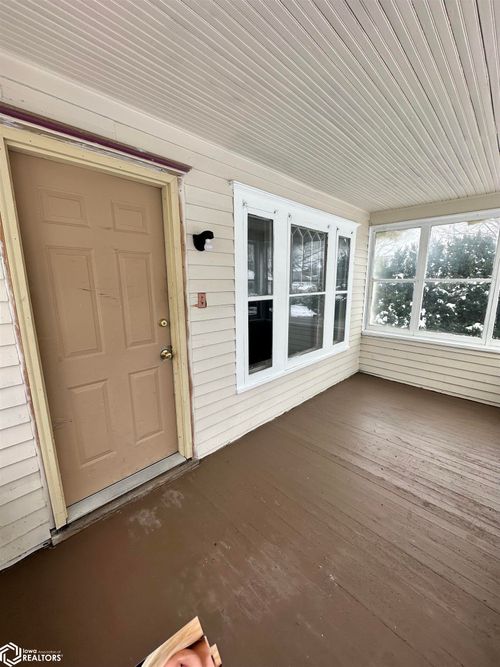 222 W Maple Ave, Ottumwa, IA, 52501-2420 | Card Image