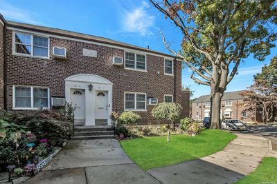 779 - 60-53 251st Street, Home with 1 bedrooms, 1 bathrooms and null parking in Little Neck NY | Image 1