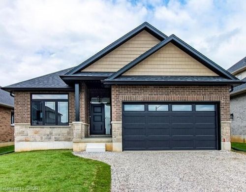 82 Duchess Dr, Delhi, ON, N4B0B3 | Card Image