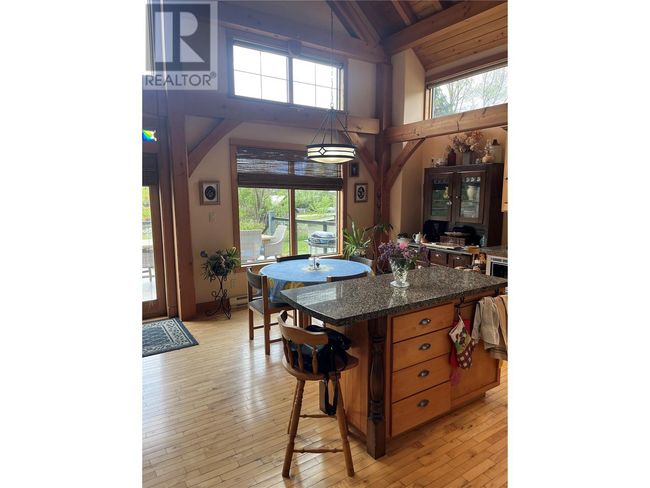130 8 Th St, House other with 2 bedrooms, 3 bathrooms and null parking in Kaslo BC | Image 39