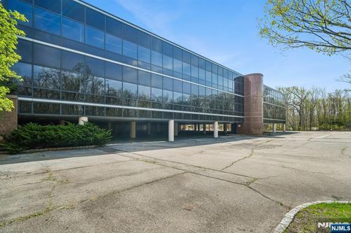 1000 Sylvan Ave, Englewood Cliffs, NJ, 07632-3302 | Card Image