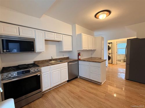 1-35 East Ave, Middletown, NY, 10940-5816 | Card Image