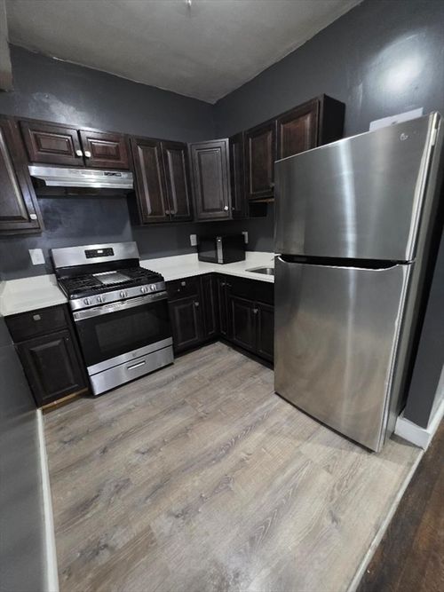 1-42 Mott St, Fall River, MA, 02721-2716 | Card Image