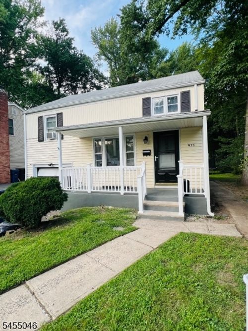 925 Sterling St, Plainfield, NJ, 07062-2237 | Card Image