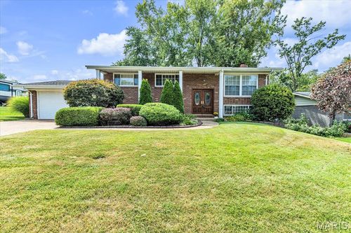 4716 Hedgemont Drive, Unincorporated, MO, 63128 | Card Image