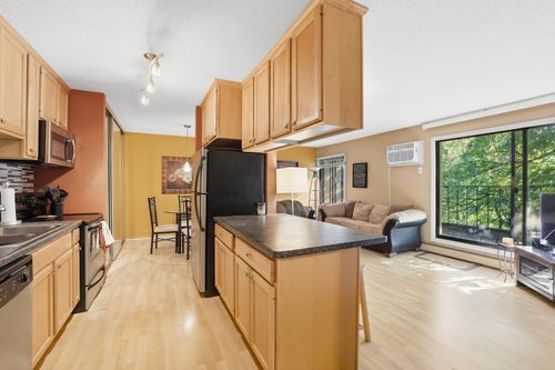 apt-304-4110 Rahn Rd, Eagan, MN, 55122-2141 | Card Image