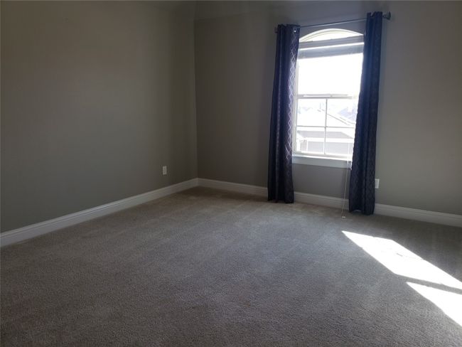 Spare room with carpet floors and baseboards | Image 18