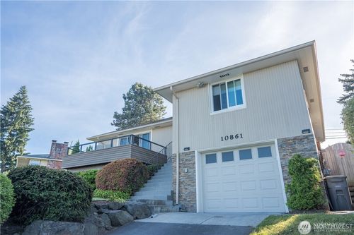 10861 Auburn Avenue S, Seattle, WA, 98178 | Card Image