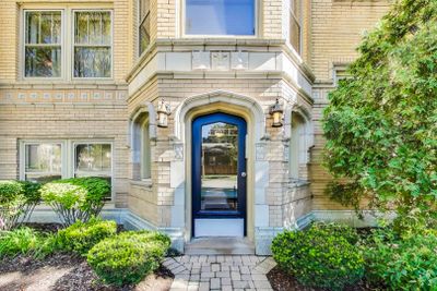 3 - 402 Wesley Avenue, Condo with 1 bedrooms, 1 bathrooms and null parking in Oak Park IL | Image 2