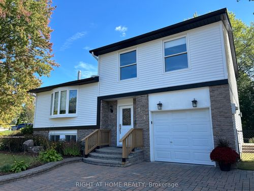 832 Boronia Cres, Newmarket, ON, L3Y5J9 | Card Image
