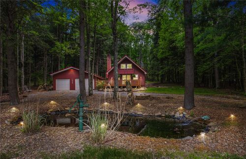522 Peninsula Dr, Central City, PA, 15926-9363 | Card Image
