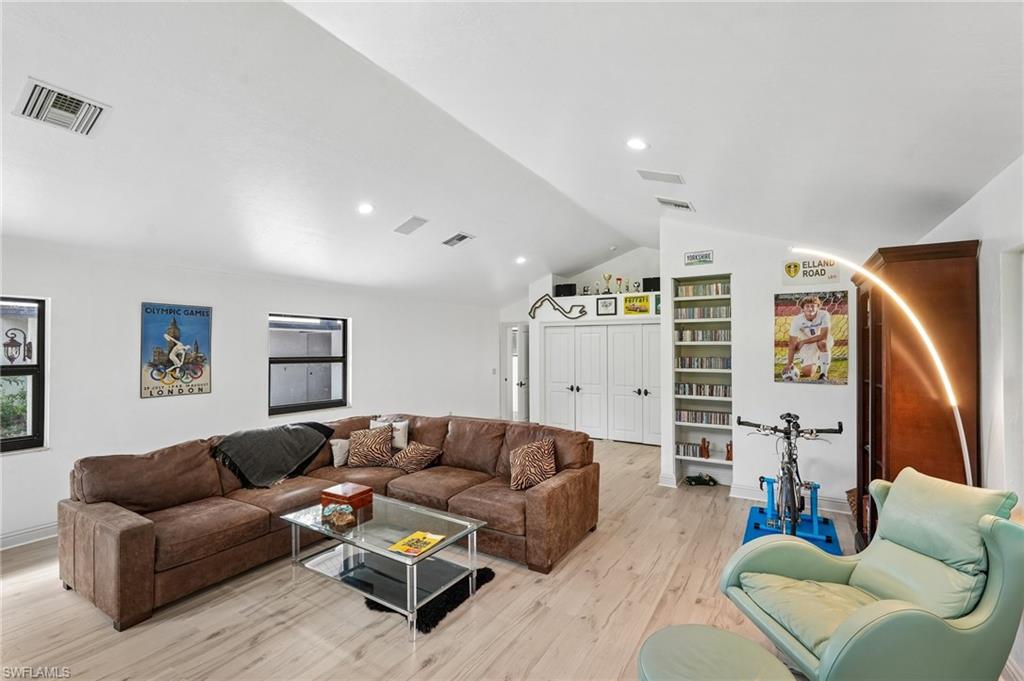 Residential in NAPLES 5