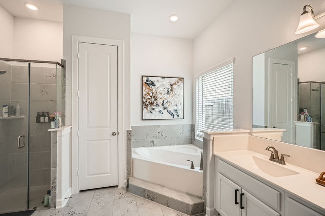 582 Wild Pecan Loop, House other with 4 bedrooms, 3 bathrooms and null parking in Buda TX | Image 15