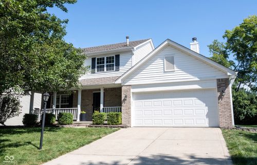 10561 Greenway Dr, Fishers, IN, 46037-9374 | Card Image