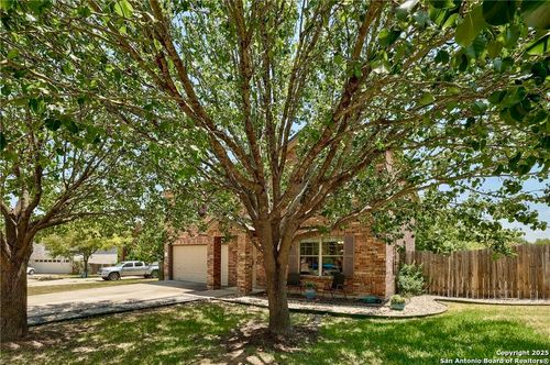 509 Red Tailed Hawk Dr, Pflugerville, TX, 78660-8071 | Card Image