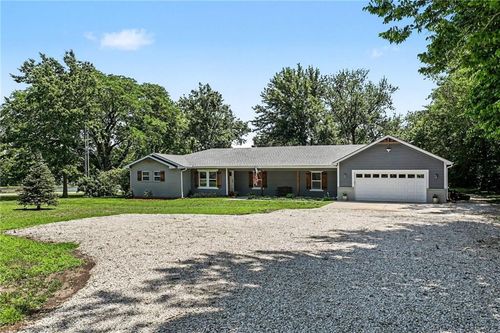 16985 Evans Rd, Basehor, KS, 66007-7190 | Card Image