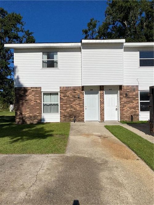 209 Meadows Dr, Destrehan, LA, 70047-3501 | Card Image