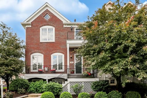 201 Manchester Dr, Zionsville, IN, 46077-1192 | Card Image