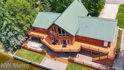 4333 Running Deer Trl, Pigeon, MI, 48755-9700 | Card Image