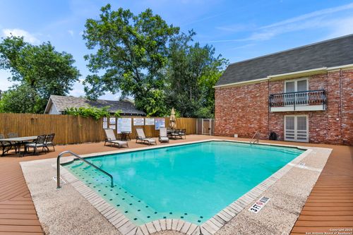 apt-400-8033 N New Braunfels Ave, San Antonio, TX, 78209-2706 | Card Image