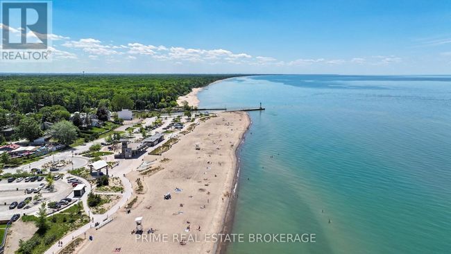 14 Warwick Ave, House other with 3 bedrooms, 2 bathrooms and 3 parking in Grand Bend ON | Image 36