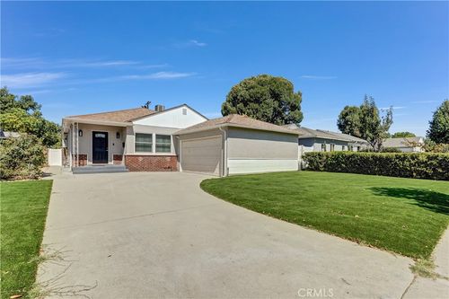 6851 Forbes Ave, Lake Balboa, CA, 91406-4517 | Card Image