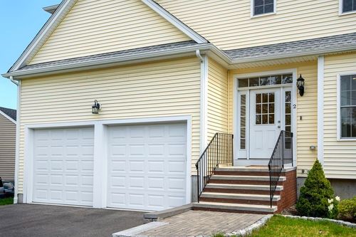 2-2 Manchester Pl, Natick, MA, 01760-3603 | Card Image